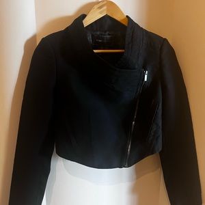 BCBG crop blazer
